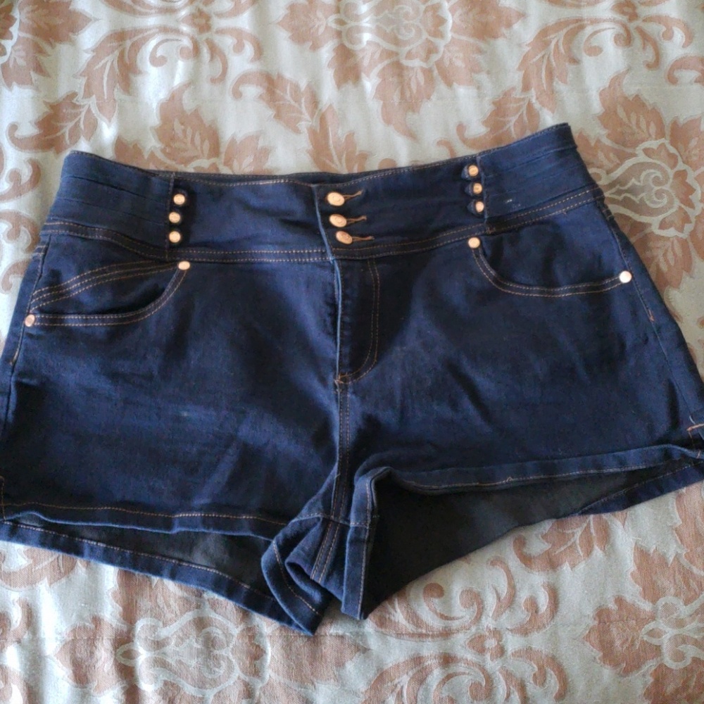 Size 33 Vanity jean shorts